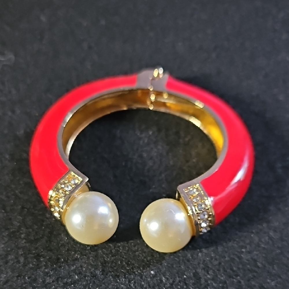 Sassy Jones Vibrant Red and Gold Pearl Bracelet
